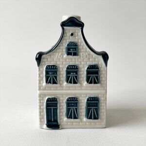 KLM Airlines Dutch Blue Delft House by BOLS #05 Amsterdam Empty